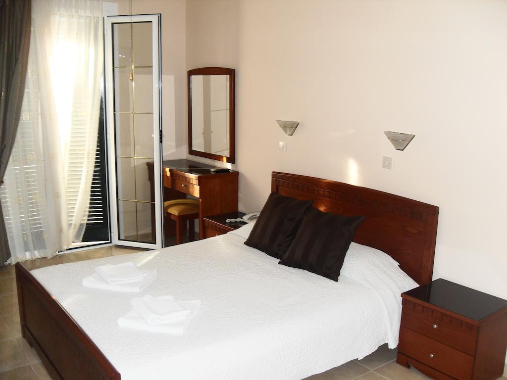 Hotel Pavlos - Studios تولو الغرفة الصورة